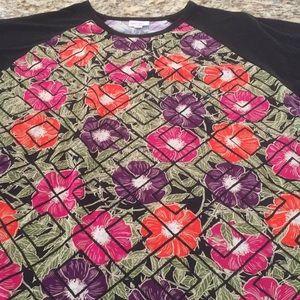 Gorgeous perfect condition Lularoe 3XL Randy Tee